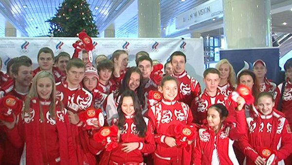 Молодежную сборную на олимпиаду в Инсбрук проводили под гимн России