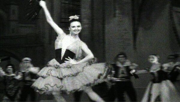 Людмила Семеняка исполняет партию Китри в балете Дон Кихот. 1977 год
