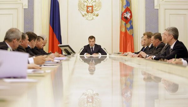 Президент РФ Д.Медведев провел совещание с членами правительства России. Архив