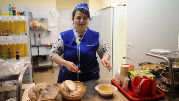 Работница из Узбекистана. Архивное фото