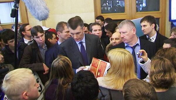 Сторонники Прохорова на встрече с ним захватили телеграф в Москве
