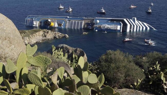 Затонувший у берегов Италии лайнер Costa Concordia