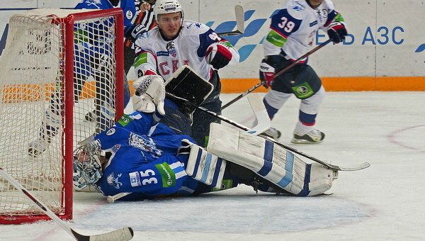 Астанинский Барыс одолел хоккеистов СКА в чемпионате КХЛ в Петербурге