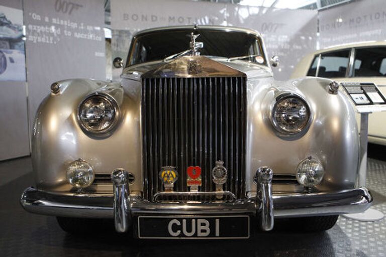 Автомобиль Rolls-Royce Silver Cloud, снимавшийся в фильме о Джеймсе Бонде «Вид на убийство»