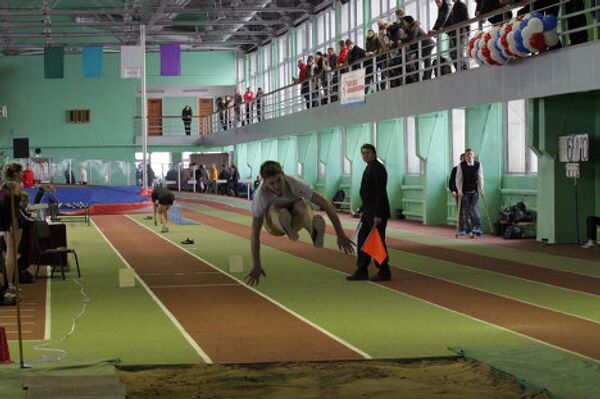 лёгкая атлетика омск. азово королева спорта. чемпион санкт петербурга по легкой атлетике. легкоатлетический манеж сибирский нефтяник омск. атлетик омск.