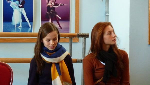 Балерины Мариинки Екатерина Кондаурова и Мария Ширинкина во время посещения Кировской академии балета (Вашингтон)