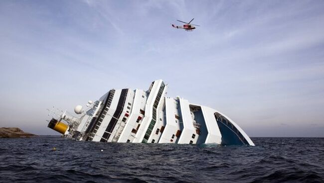 Затонувший у берегов Италии лайнер Costa Concordia