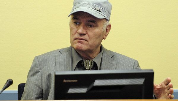 Защита Младича требует от МТБЮ перенести суд над генералом на октябрь