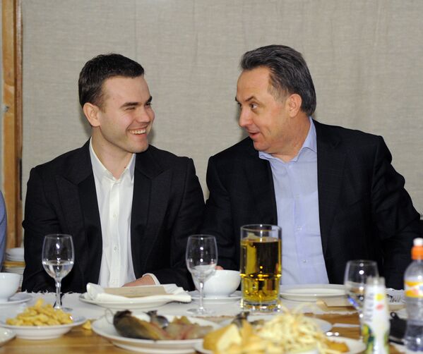 Игорь Акинфеев и Виталий Мутко на неформальной встрече с премьер-министром РФ