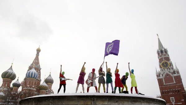 Выступление феминистской панк-группы PUSSY RIOT на Красной площади