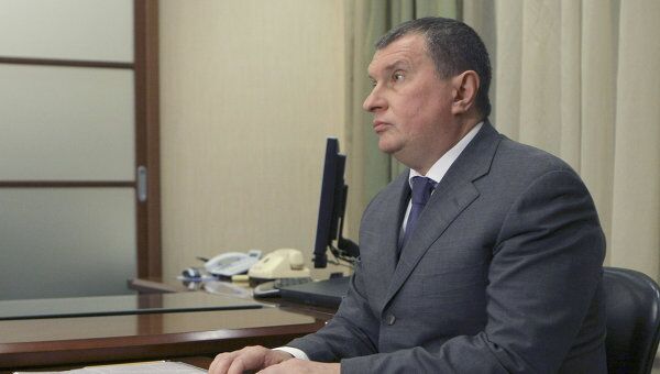 Заместитель председателя правительства РФ Игорь Сечин на встрече с премьер-министром РФ Владимиром Путиным