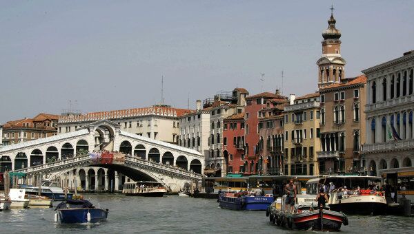 ЮНЕСКО призывает ограничить движение лайнеров через центр Венеции