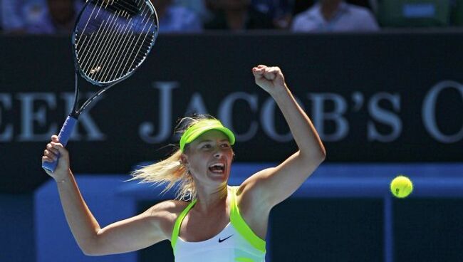 Шарапова вышла в полуфинал Australian Open, где сыграет с Квитовой