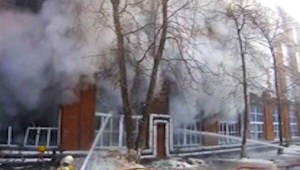На востоке Москвы загорелось офисное здание: Видео очевидца