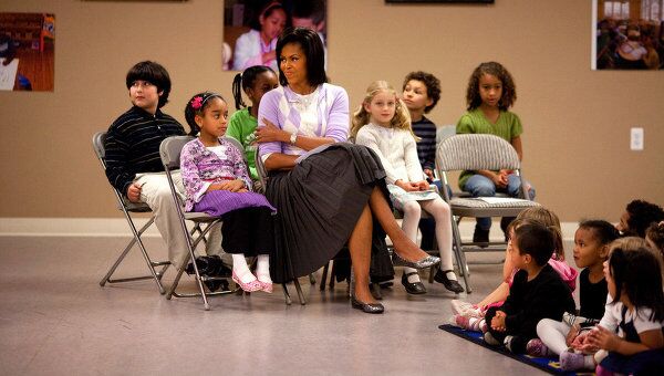 Первая леди США Мишель Обама в школе 