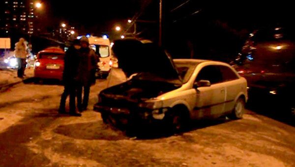 Четыре иномарки столкнулись юге Москвы, пострадал пассажир