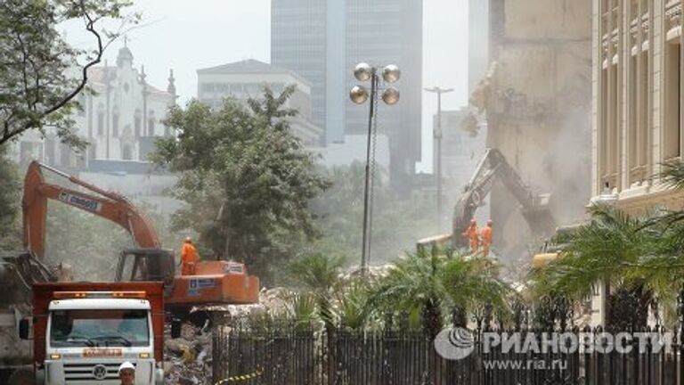 На месте обрушения домов в Рио-де-Жанейро