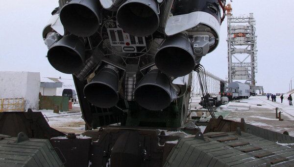 Подготовка к пуску ракеты Протон-М со спутником SES-4 (NSS-14)