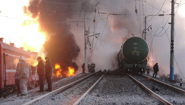 Оперативная группа главного управления МЧС РРФ по Амурской области сообщает о возгорании железнодорожных цистерн с нефтью