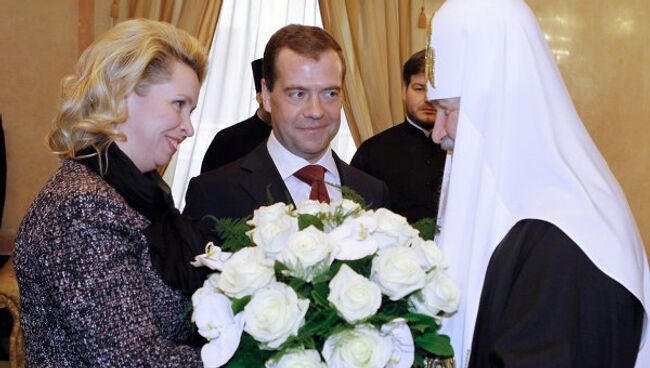 Д.Медведев поздравил патриарха Кирилла с трехлетием интронизации