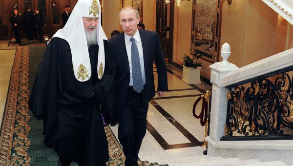 Премьер-министр РФ В.Путин поздравил патриарха Кирилла с трехлетием интронизации