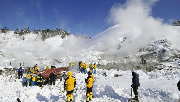 Сильные снегопады на западе Японии привели к человеческим жертвам