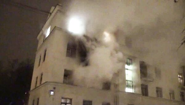 Пожар в московской коммуналке, один человек погибю Видео очевидца