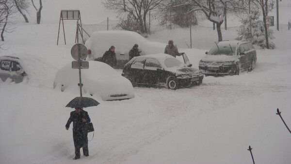 Мощные снегопады и затяжные морозы сковали Балканы