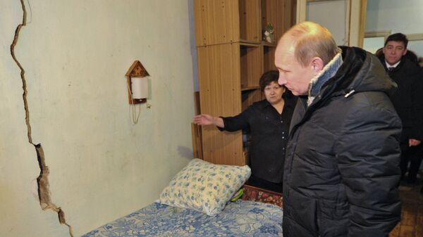 Премьер-министр РФ В.Путин посетил поселок Роза у Коркинского разреза