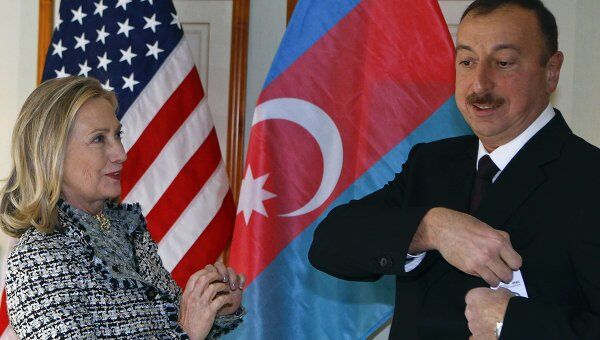 Хиллари Клинтон и Ильхам Алиев на конференции в Мюнхене