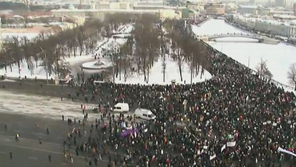 Митингующие на Болотной площади