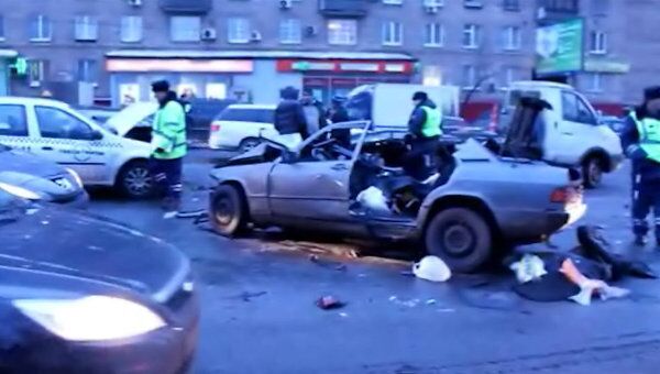Семь автомобилей столкнулись на юге Москвы. Видео с места ДТП
