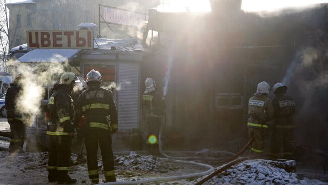 Пожар у Ладожского вокзала в Санкт-Петербурге