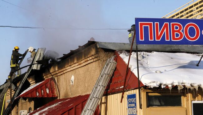 Пожар у Ладожского вокзала в Санкт-Петербурге