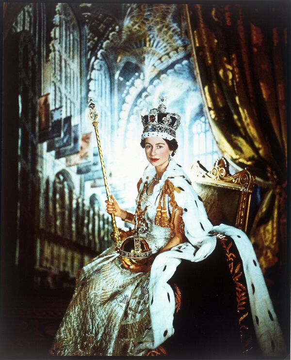 Самый яркий монарх. Как Елизавета II создавала свой стиль - РИА Новости,  06.02.2022