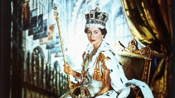Королева Елизавета II в день коронации 2 июня 1953 год