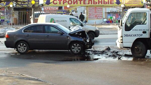 Самосвал и две легковушки столкнулись на юго-востоке Москвы
