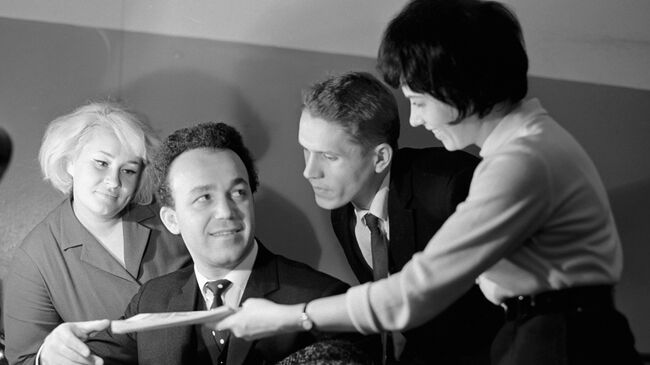 Иосиф Кобзон и почитатели его таланта