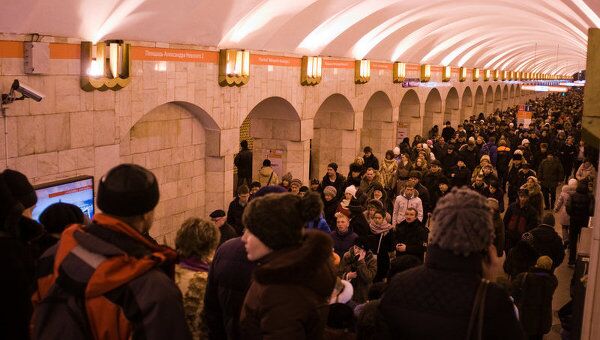 Движение поездов на оранжевой ветке петербургского метро нарушено
