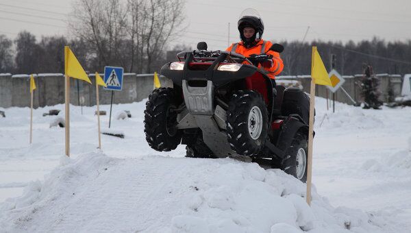 Рейд на снегоходах и вездеходах в Подмосковье 