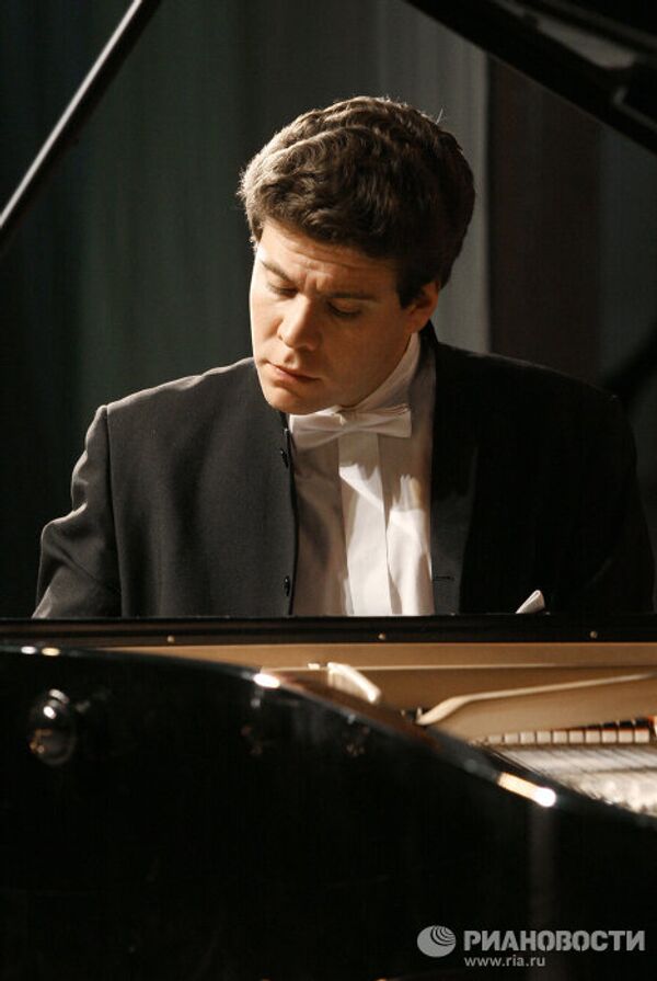 Пианист Денис Мацуев 