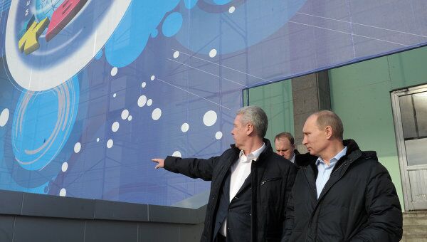 Премьер-министр РФ В.Путин побывал в гостях у Клуба веселых и находчивых в Москве