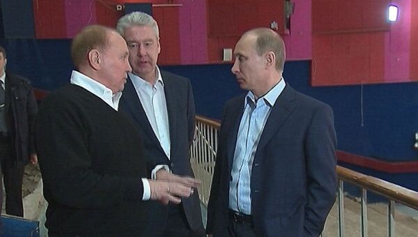 Путин в шутку пообещал квнщикам передвинуть Игры в Сочи ради КВН
