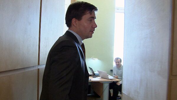 В предвыборном штабе Прохорова показали, кто сидит в потайной комнате