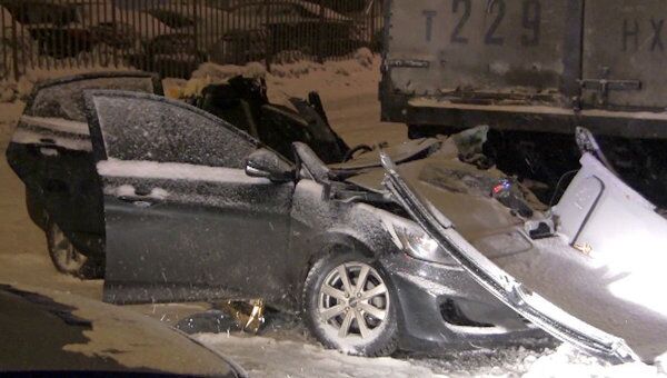 Пассажир Hyundai погиб в столкновении с грузовиком на севере Москвы