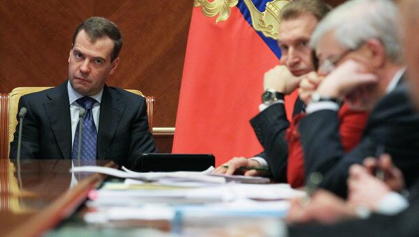 Президент РФ Д.Медведев провел совещание по экономическим вопросам в Горках