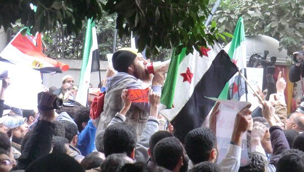 Антисирийская демонстрация в центре Каира у посольства Сирии в Египте