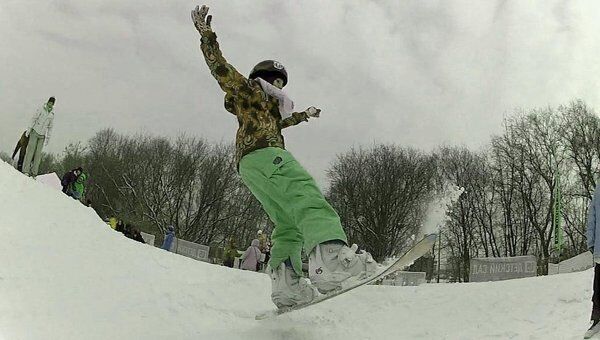 Экстрим для дошколят: школа сноуборда открылась в Крылатском