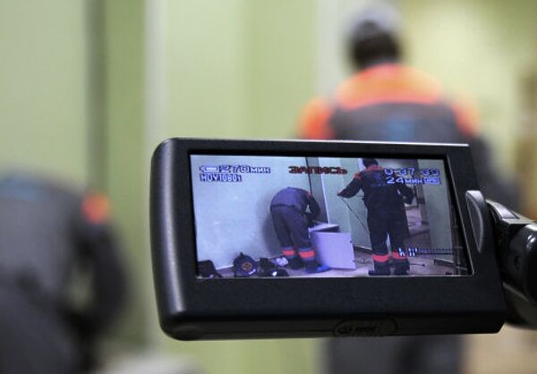 Установка камер на избирательном участке в Петербурге 