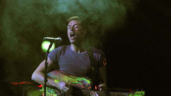 Крис Мартин, группа Coldplay, на церемонии вручения BRIT Awards